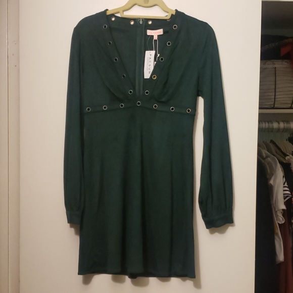 Dress - Picture 3 of 5